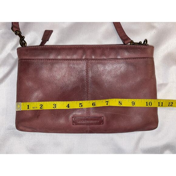 Lucky Brand Crossbody Purse -‎ In a Beautiful Maroon Color - So many pockets! - Picture 13 of 14